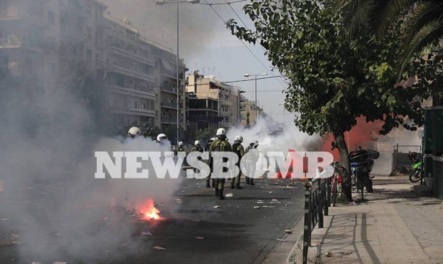 Δίκη Χρυσής Αυγής: Επεισόδια έξω από το Εφετείο - Τι αναφέρει η ΕΛ.ΑΣ