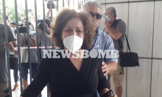 Δίκη Χρυσής Αυγής: Συγκλονιστικές εικόνες - Η Μάγδα Φύσσα με δάκρυα στα μάτια