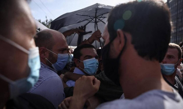 Δίκη Χρυσής Αυγής: Πώς ο Τσίπρας βρέθηκε ανάμεσα στα επεισόδια έξω από το Εφετείο