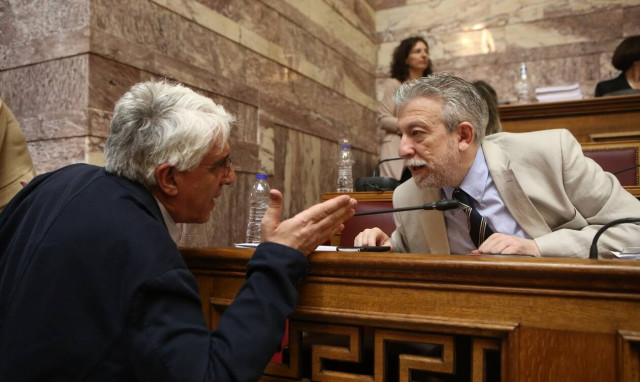 «Σεισμός» στον ΣΥΡΙΖΑ - «Έχει δίκιο ο Κοντονής» λέει ο Παρασκευόπουλος - Αλαλούμ στην Κουμουνδούρου 