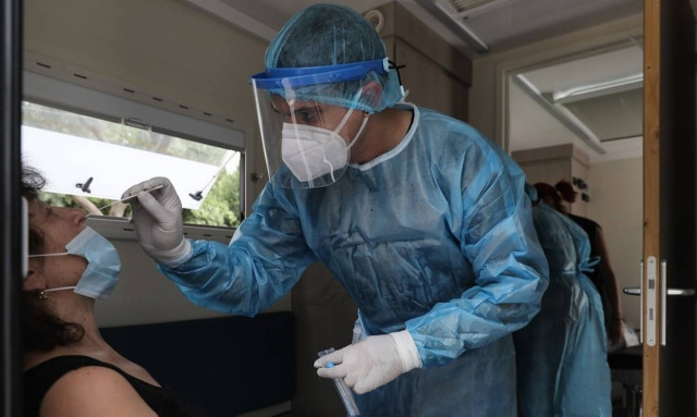 Κορονοϊός: 6 κρούσματα σε βάφτιση στο Μέτσοβο - Τι λέει ο πατέρας και ο παππούς του νεοφώτιστου