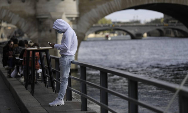 Κορονοϊός: Ξέφυγε η κατάσταση στη Γαλλία - Ξανά πάνω από 18.000 τα νέα κρούσματα