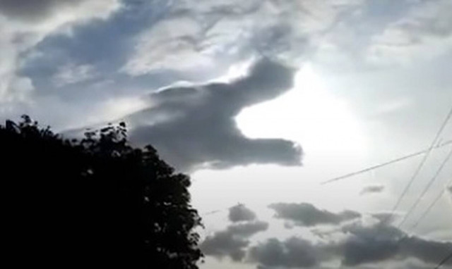 Είδαν τον ουρανό κι άρχισαν να προσεύχονται! - Δείτε το γιατί (video)