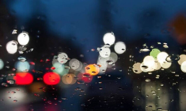 Καιρός: Ισχυρή νεροποντή στη Μύκονο - Προβλήματα στην ηλεκτροδότηση