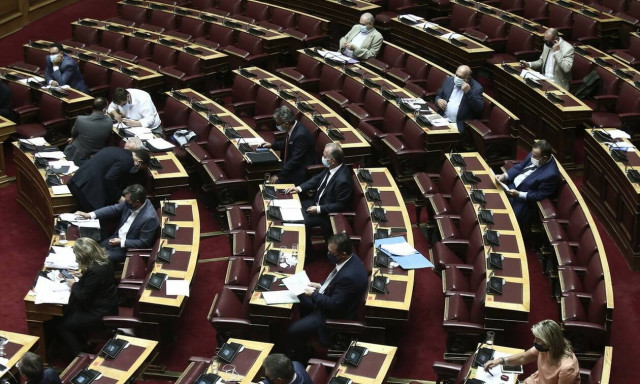 Βουλή: Ψηφίστηκε επί της Αρχής το νομοσχέδιο για ιθαγένεια, ΟΤΑ, δημόσιο τομέα