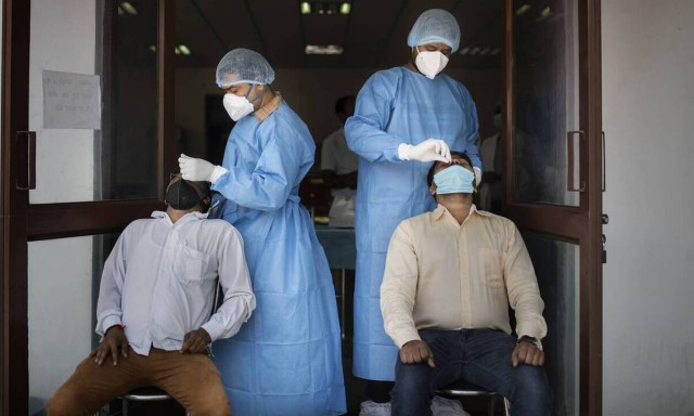 Κορονοϊός - Εφιαλτική πρόβλεψη: «Ένα βήμα πριν αγγίξουμε τα 600 κρούσματα την ημέρα»