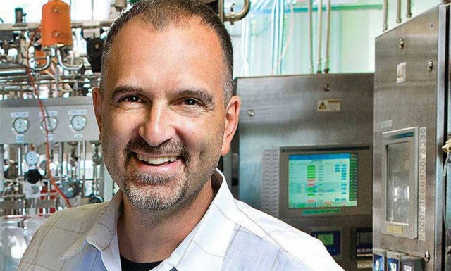 Κορονοϊός: Τι λέει ο Ελληνοαμερικανός που έδωσε το κοκτέιλ αντισωμάτων στον Τραμπ 