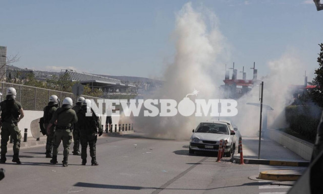 Ένταση και χημικά στο μαθητικό συλλαλητήριο έξω από το υπ. Παιδείας