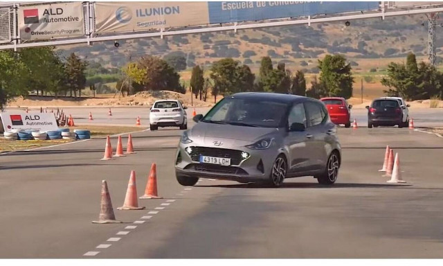 To Hyundai i10 βάζει τα γυαλιά σε πιο μεγάλα και πολύ πιο ακριβά μοντέλα