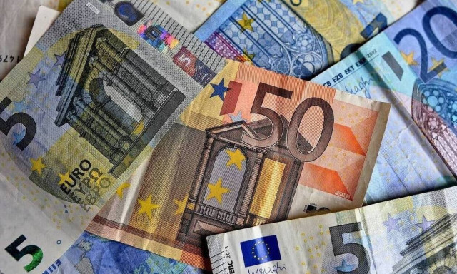 Επιδόματα ΟΠΕΚΑ: Δείτε τι αλλάζει σε ποσά και δικαιούχους - Αναλυτικά τα βοηθήματα που αφορά