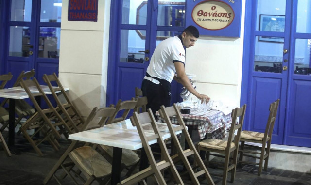 Κορονοϊός: Εβδομάδα νέων μέτρων – Τι θα ισχύει για εστίαση, συναθροίσεις και μάσκες στην Αττική