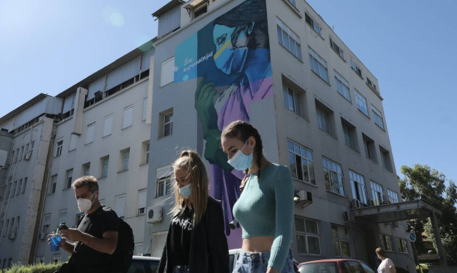 Κορονοϊός - Βατόπουλος στο Newsbomb.gr: Οι διασωληνωμένοι θα φέρουν νέα μέτρα στην Αττική