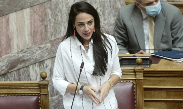 Δόμνα Μιχαηλίδου: Έρχονται επιδόματα και την επιδότηση 100.000 νέων θέσεων εργασίας