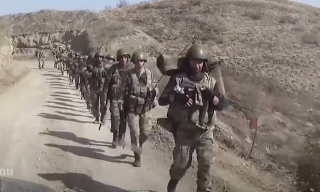 Ναγκόρνο - Καραμπάχ: Στα χαρτιά η εκεχειρία - Νέοι σφοδροί βομβαρδισμοί