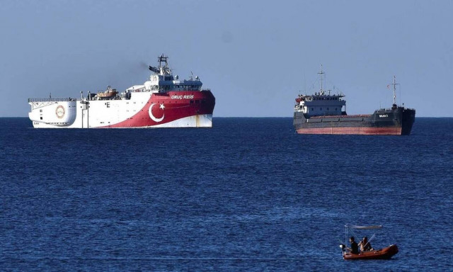 Oruc Reis: Συναγερμός στις ελληνικές Ένοπλες Δυνάμεις – Φόβοι για θερμό επεισόδιο 