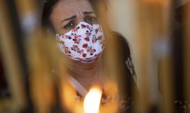 Κορoνοϊός: Έκρηξη διασωληνωμένων στη Γαλλία - Χιλιάδες κρούσματα στην Ισπανία