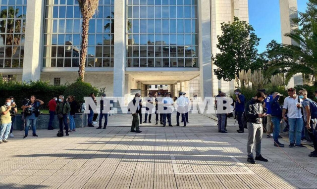 Ten affiliated with Golden Dawn arrested for violating restraining order