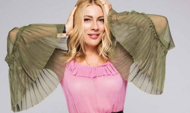 Ένα Εκατομμύριο Yen: Δείτε την πρεμιέρα της Σμαράγδας Καρύδη