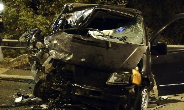 Τραγωδία στη Χαλκιδική: Νεκροί δύο νεαροί στην άσφαλτο