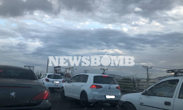 Κόλαση στους δρόμους από την κακοκαιρία - Ποιους να αποφύγετε