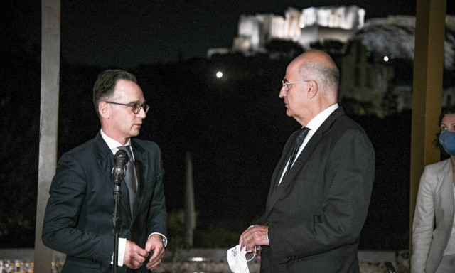 Μήνυμα Δένδια - Μάας προς Τουρκία: Είμαστε εξαιρετικά ενοχλημένοι από τις προκλήσεις