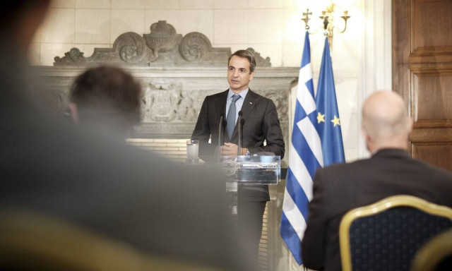 Ανασχηματισμός: Τα σενάρια και τα ανοίγματα Μητσοτάκη στο Κέντρο