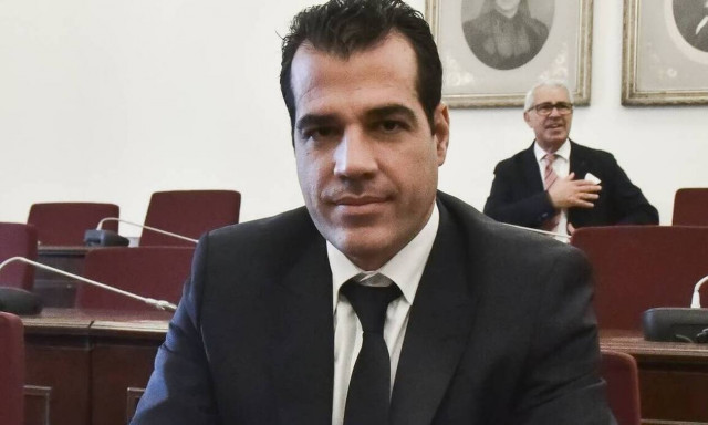 Πλεύρης: Άδικη η κριτική σε μένα για τις επιλογές του πατέρα μου