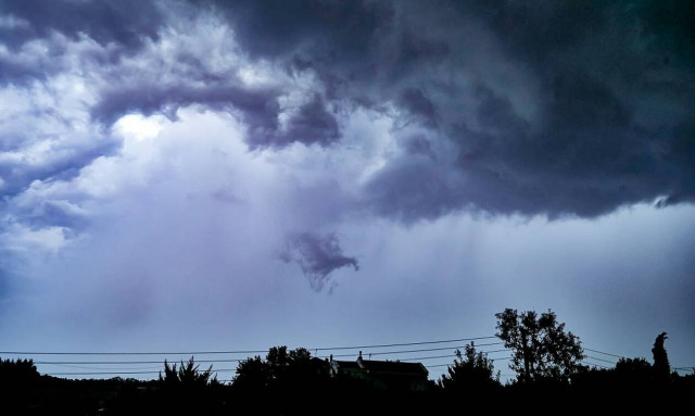 Αλλάζει ο καιρός: Έρχεται νέο «μέτωπο» βροχοπτώσεων - Πού θα είναι έντονα τα φαινόμενα