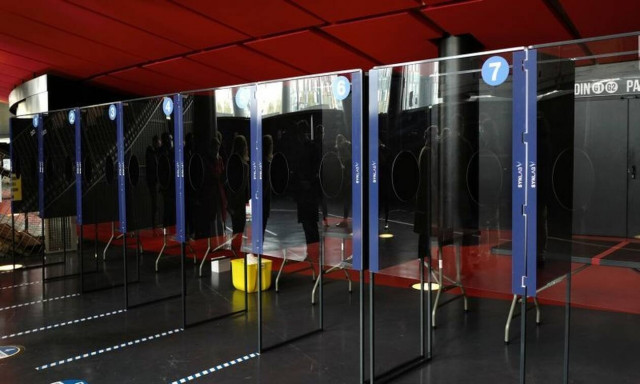 Κορονοϊός: Ρεκόρ κρουσμάτων στη Γαλλία – Ξεπέρασαν τα 800.000 στο σύνολο