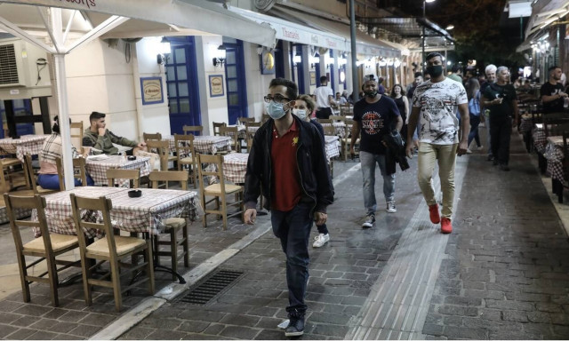 Κορονοϊός: Συναγερμός για τα αυξανόμενα κρούσματα- Σε lockdown η Κοζάνη, πόσο απέχει από την Αττική;