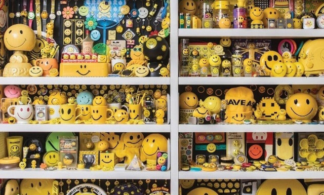 «The Sm;)e Book»: Η ιστορία της χαμογελαστής φατσούλας (photos)