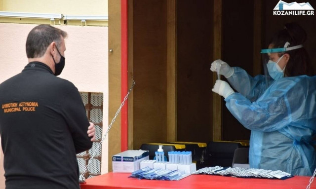 Κορονοϊός: «Lockdown» στην Κοζάνη - Έλεγχοι της αστυνομίας για την απαγόρευση εξόδου