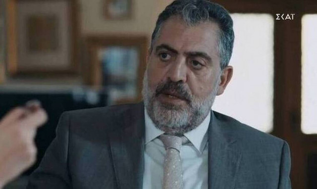 8 λέξεις: Έρχεται η στιγμή που ο Μιλτιάδης καταδίδει τον γιο του!