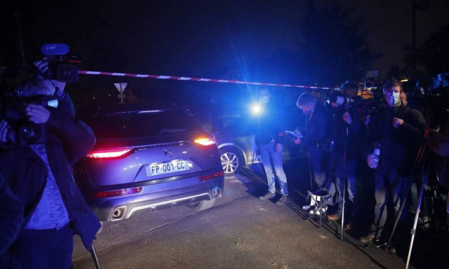 Φρίκη στο Παρίσι: Γύρισε η Ισλαμική τρομοκρατία- Η στιγμή που o δολοφόνος του καθηγητή πέφτει νεκρός