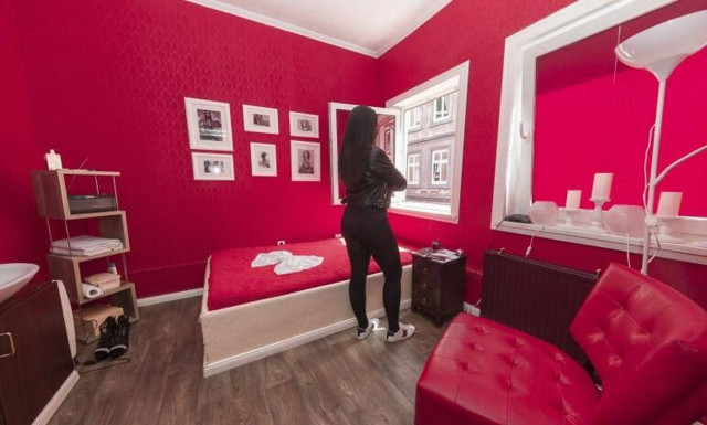 «Ήμουν ανήλικη όταν έχασα την παρθενιά μου και η μητέρα μου είπε ναι»