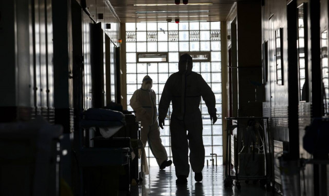 Κορονοϊός - Έρευνα σοκ του ΑΠΘ: 200.000 κρούσματα μέχρι το τέλος της χρονιάς