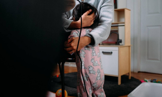 Εργαζόμενη μητέρα: 7 tips για να βρει την ισορροπία της στην καθημερινότητα