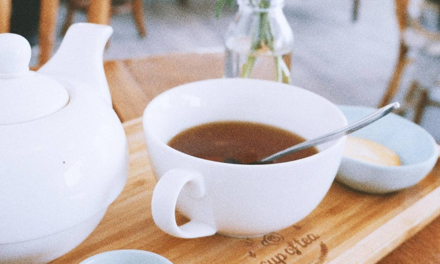 Πονάει ο λαιμός σας; Δοκιμάστε αυτά τα βότανα