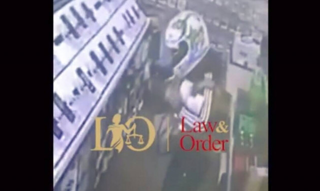 Καρέ-καρέ η ένοπλη ληστεία σε κατάστημα ηλεκτρικών ειδών