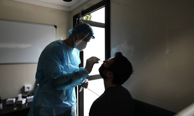 Κορονοϊός - Συναγερμός στα Ψαχνά: 18 κρούσματα σε εργοστάσιο