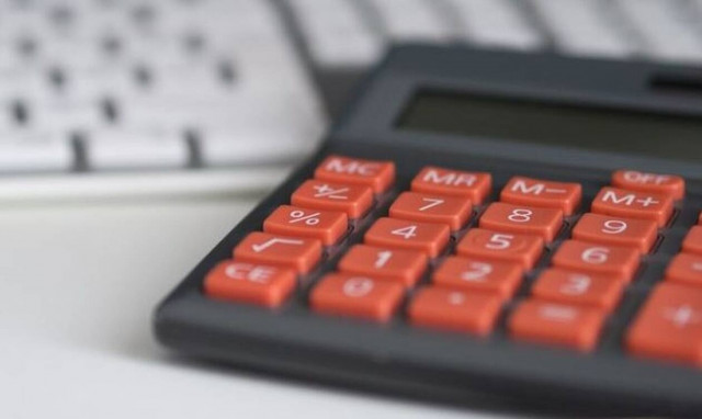 Εισφορά αλληλεγγύης: Ποιοι και πόσα κερδίζουν από το «πάγωμα» του φόρου για ένα έτος