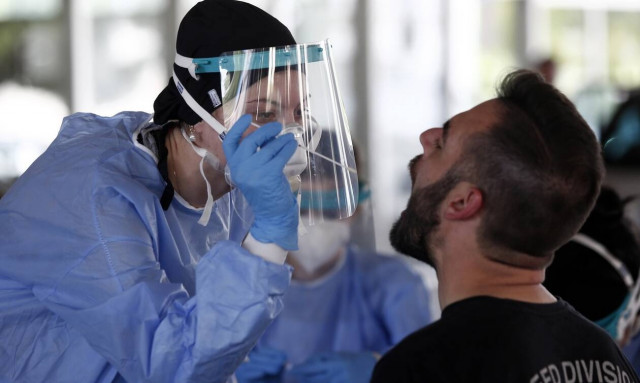 Κορονοϊός: Εφιαλτική πρόβλεψη - Δεν απέχουμε πολύ από τετραψήφιο αριθμό κρουσμάτων