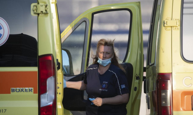 Κορονοϊός: «Φλερτάρει» με την καραντίνα η Αττική με 331 κρούσματα σε 24 ώρες - 181 στη Θεσσαλονίκη