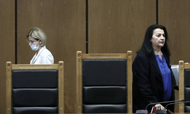 Αντίπαλες στην ίδια έδρα! Ψυχροπολεμικό κλίμα ανάμεσα στην πρόεδρο και την εισαγγελέα