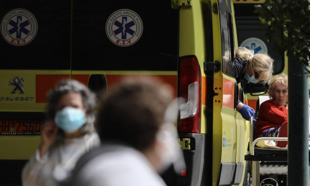 Κορoνοϊός: Τρεις νεκροί μέσα σε λίγες ώρες στην Ελλάδα