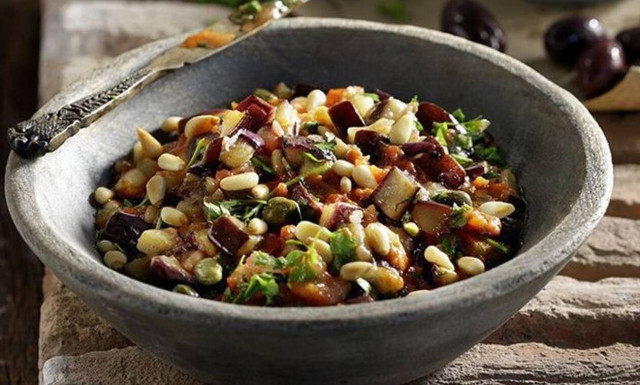 Άκης Πετρετζίκης: Καπονάτα μελιτζάνες