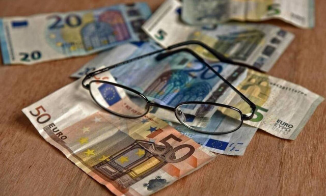 Αναδρομικά: Πιστώνονται από σήμερα στους λογαριασμούς των συνταξιούχων