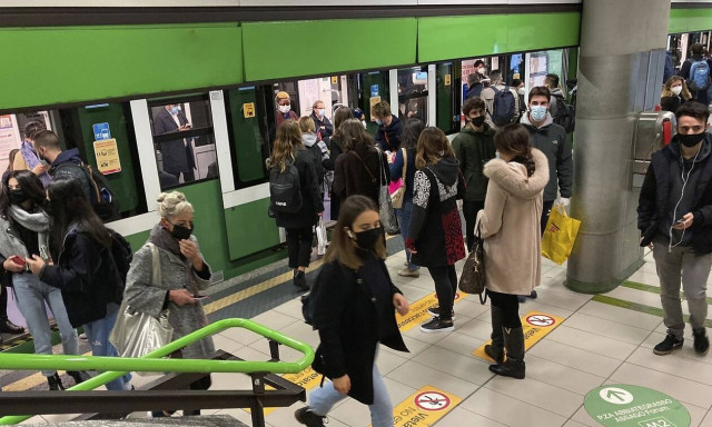 Κορονοϊός: Τα κρούσματα αυξάνονται, η Ευρώπη θωρακίζεται με νέα μέτρα