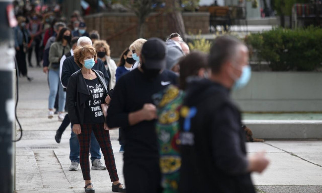 Κορονοϊός - Δραματική προειδοποίηση: Χριστούγεννα με 2.000 κρούσματα την ημέρα εάν δεν πάρουμε μέτρα