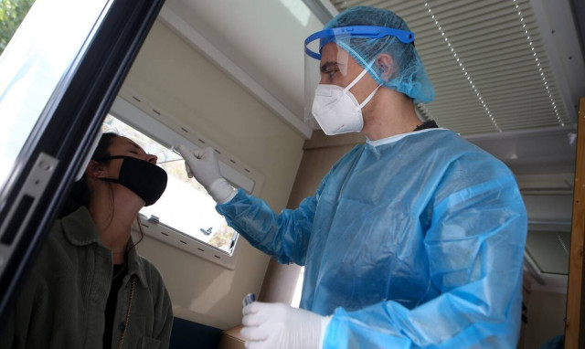 Κορονοϊός: «Μαύρη» πρόβλεψη για τα κρούσματα - Ίσως φτάσουν και τα 2.000 ημερησίως